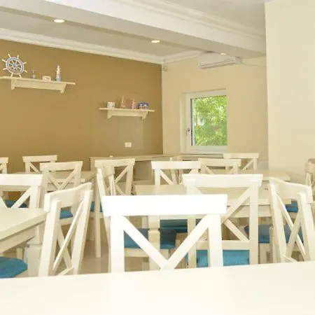 Mamaia מלון