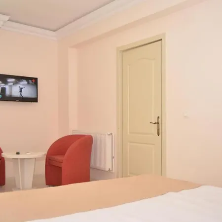 מלון Mamaia 3*