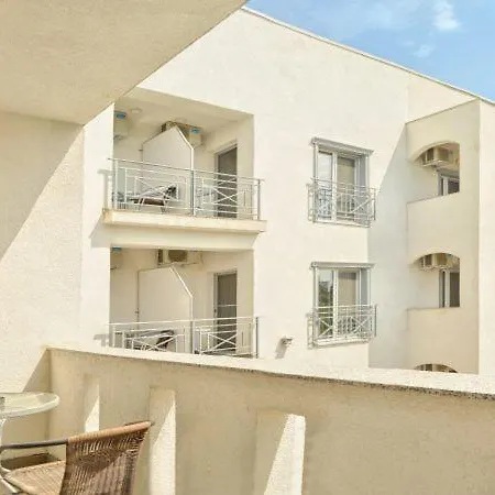 מלון Mamaia